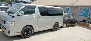 Toyota HiAce 2010 Silver