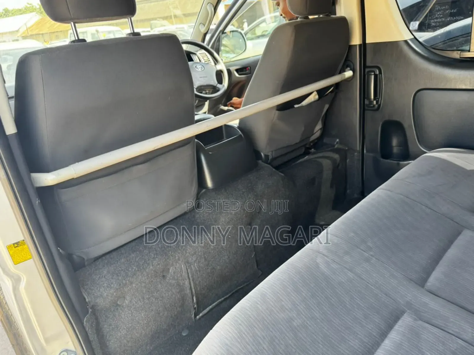 Toyota HiAce 2010 Silver