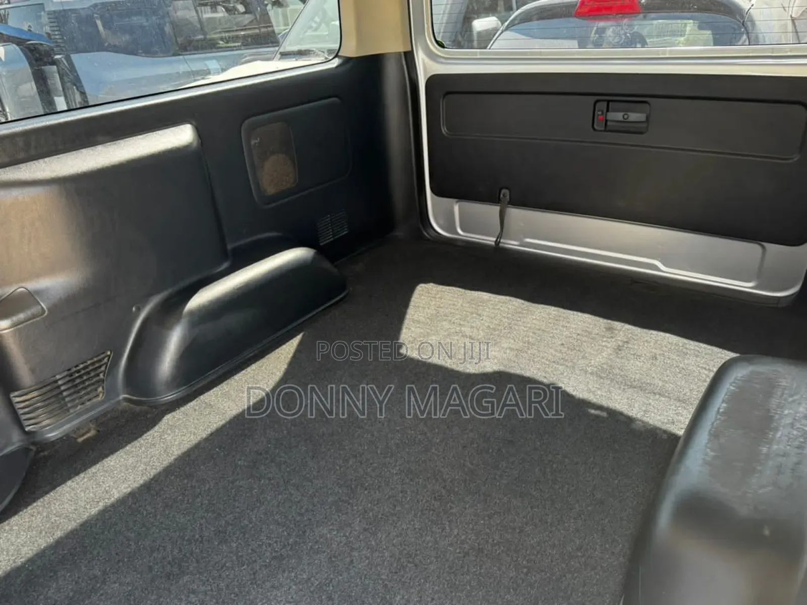 Toyota HiAce 2010 Silver