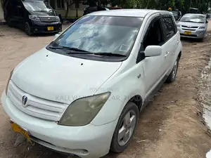 Toyota IST 2003 White