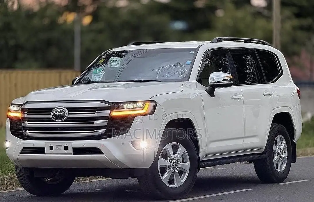 Toyota Land Cruiser 2024 White