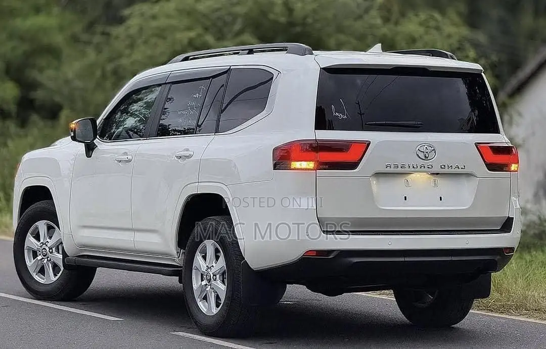 Toyota Land Cruiser 2024 White