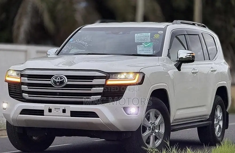 Toyota Land Cruiser 2024 White