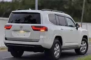 Toyota Land Cruiser 2024 White