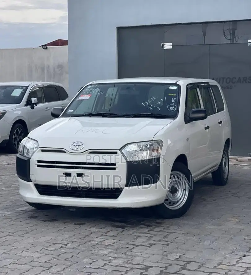 Toyota Succeed SV Premium 2016 Pearl