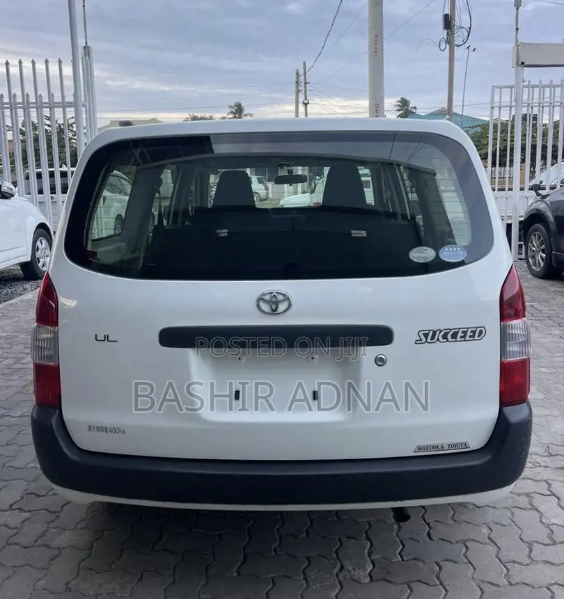 Toyota Succeed SV Premium 2016 Pearl