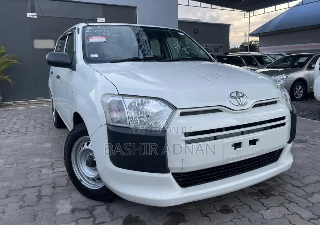 Toyota Succeed SV Premium 2016 Pearl