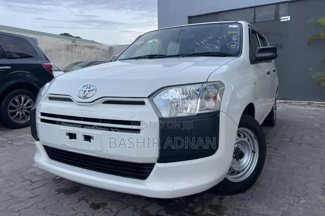 Toyota Succeed SV Premium 2016 Pearl