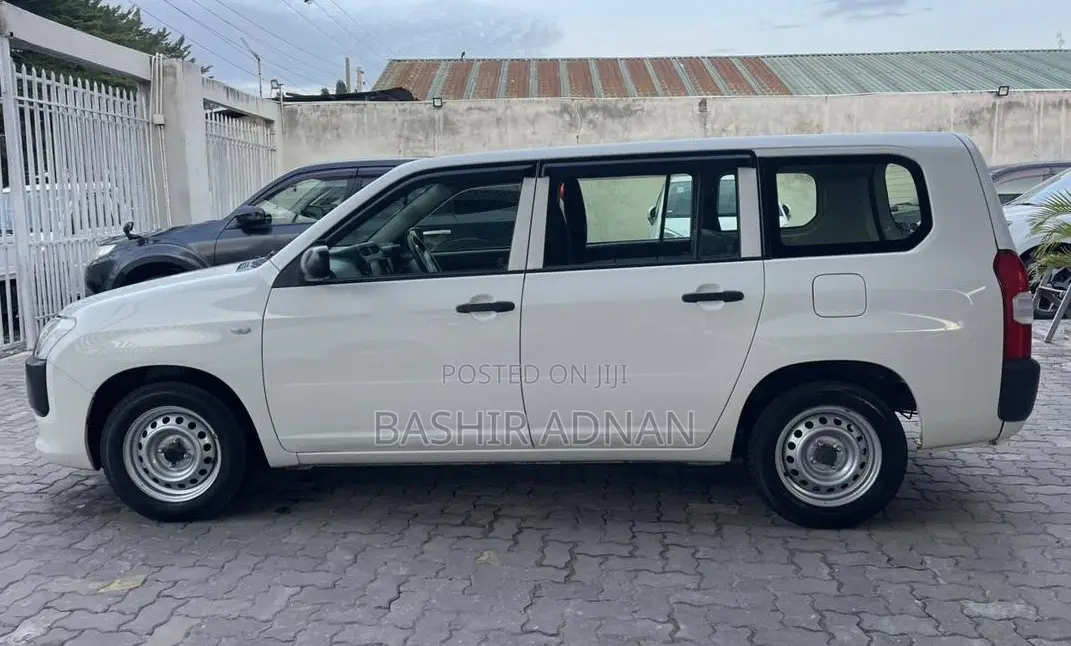 Toyota Succeed SV Premium 2016 Pearl