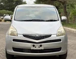 Toyota Ractis 2007 Silver