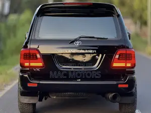 Toyota Land Cruiser HDJ 100 2001 Black