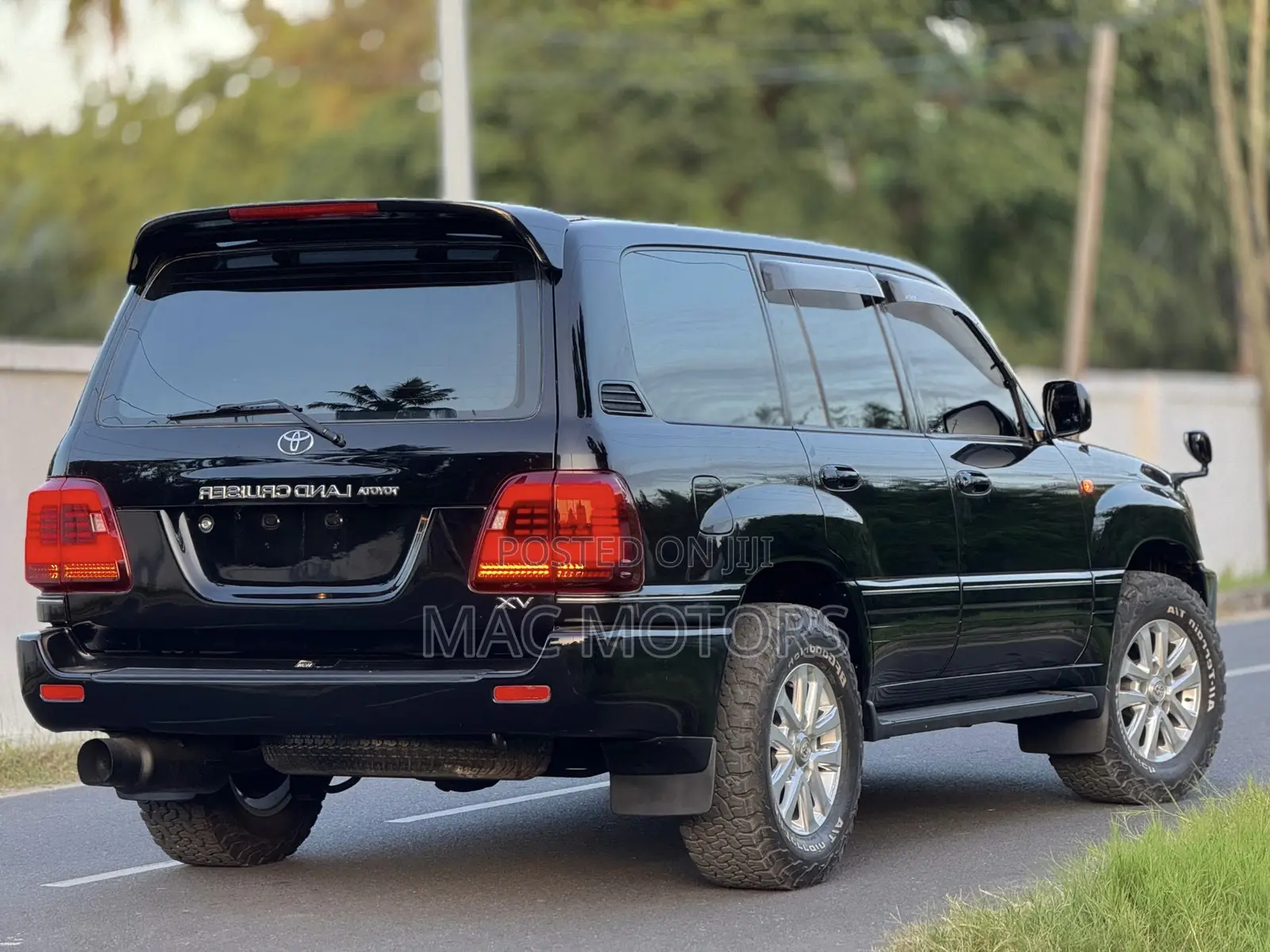Toyota Land Cruiser HDJ 100 2001 Black