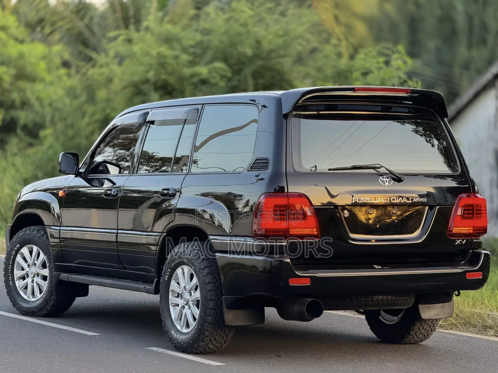 Toyota Land Cruiser HDJ 100 2001 Black