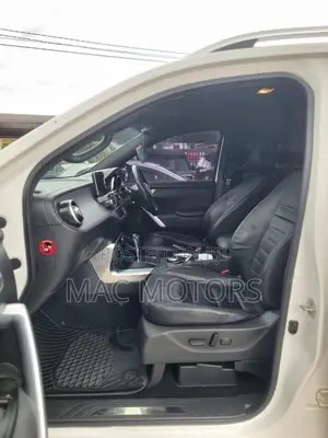 Mercedes-Benz X Class 2017 White