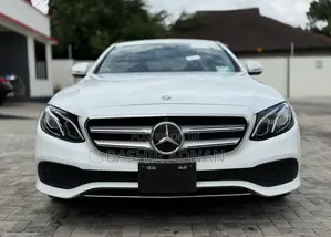 Mercedes-Benz E200 2016 Pearl