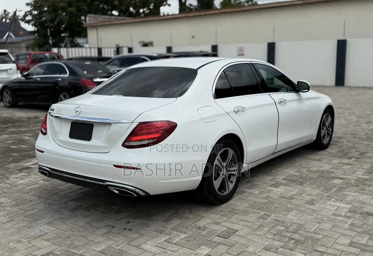 Mercedes-Benz E200 2016 Pearl