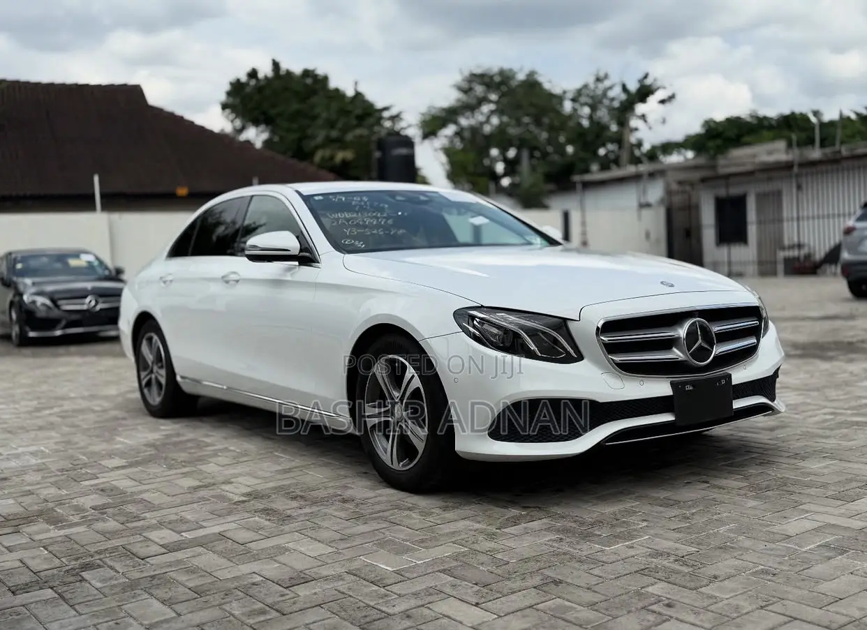 Mercedes-Benz E200 2016 Pearl