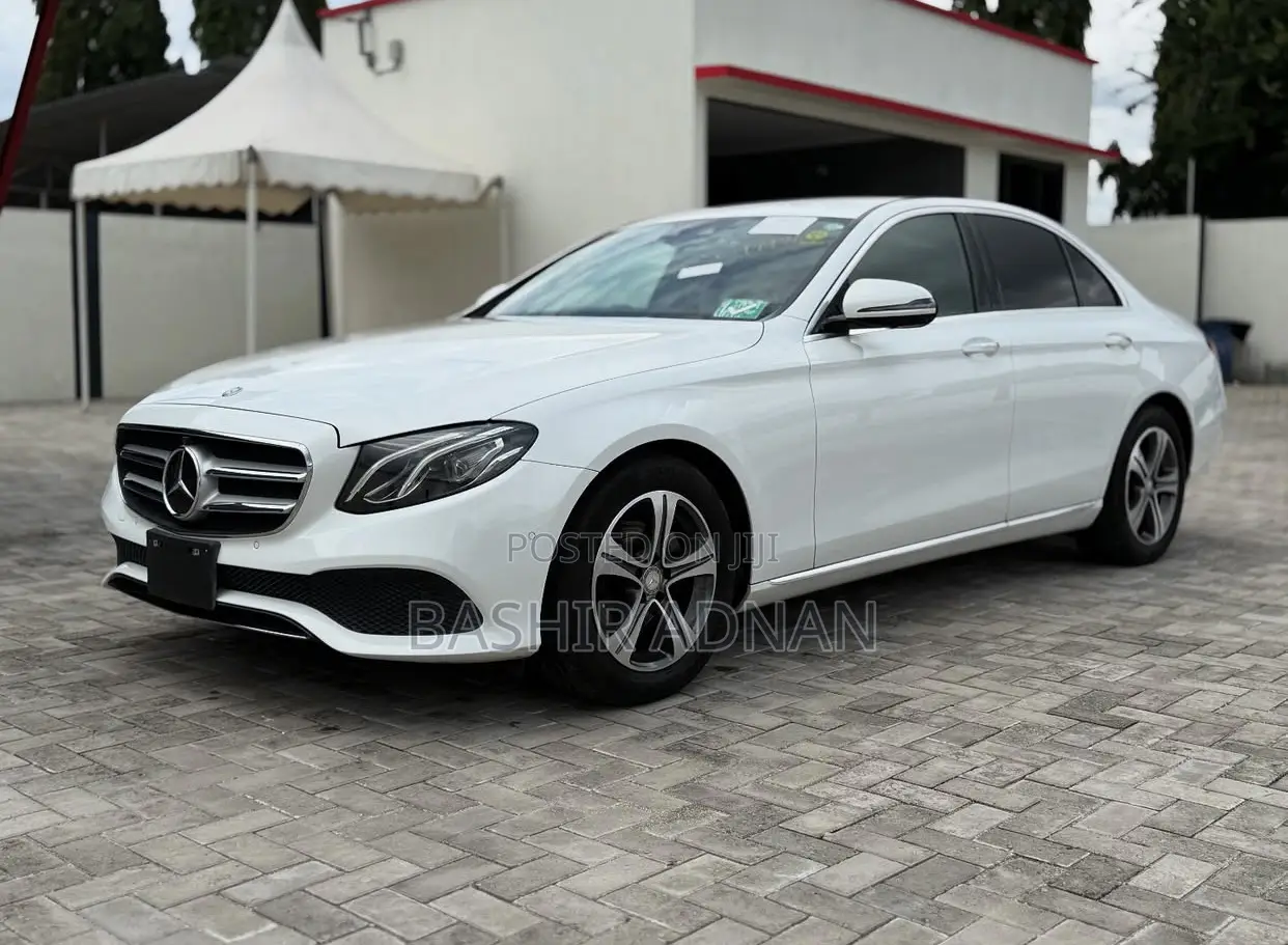 Mercedes-Benz E200 2016 Pearl