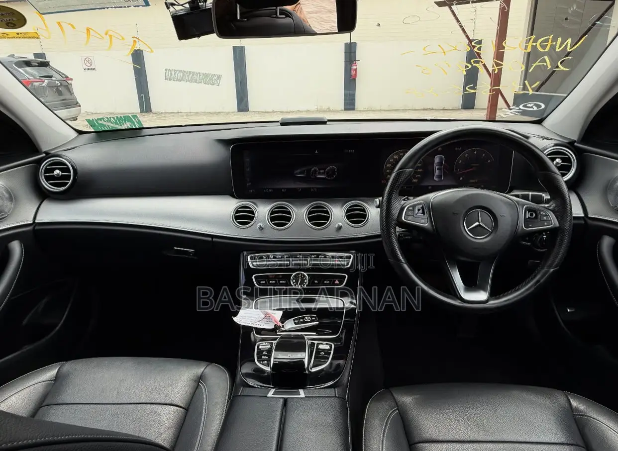 Mercedes-Benz E200 2016 Pearl