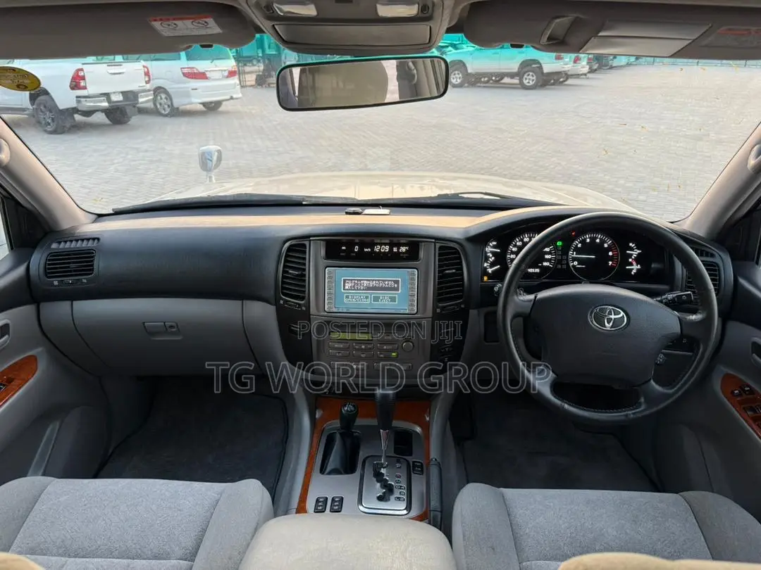 Toyota Land Cruiser HDJ 100 2005 Silver