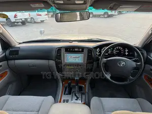 Toyota Land Cruiser HDJ 100 2005 Silver