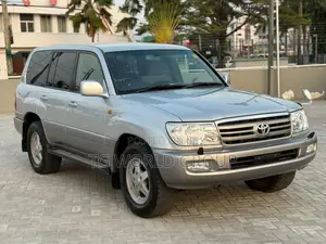Toyota Land Cruiser HDJ 100 2005 Silver