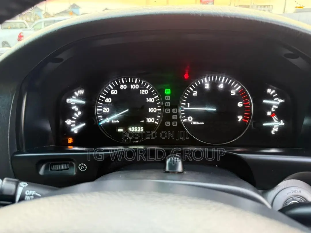 Toyota Land Cruiser HDJ 100 2005 Silver