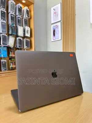 Laptop Apple MacBook Pro 2018 16GB Intel Core I7 SSD 256GB