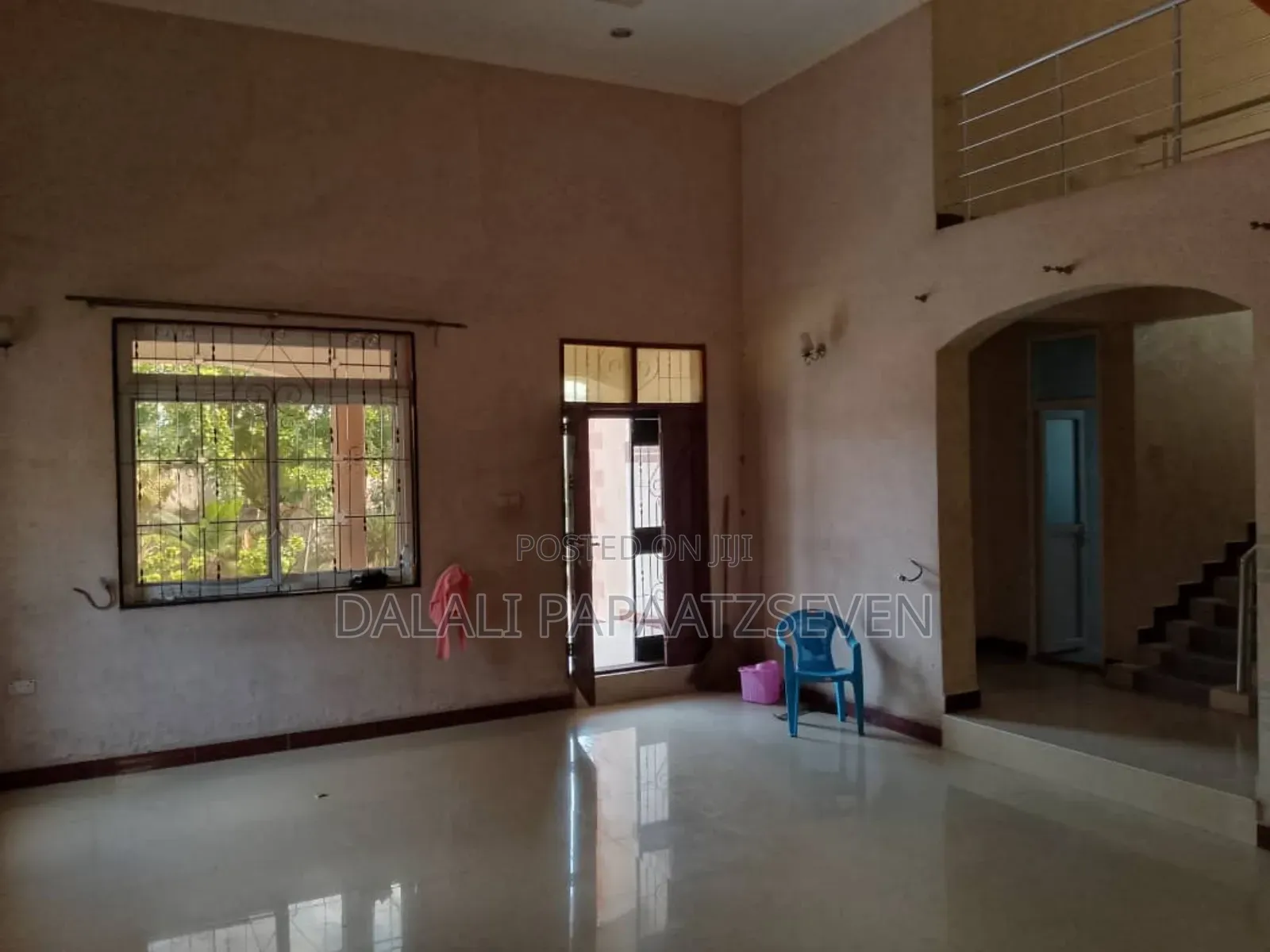 5bdrm House in Dalalipapaatzseven, Bunju for rent