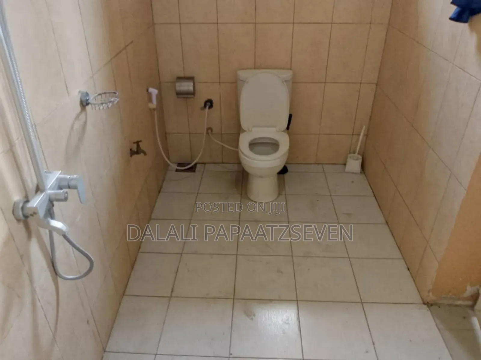 5bdrm House in Dalalipapaatzseven, Bunju for rent