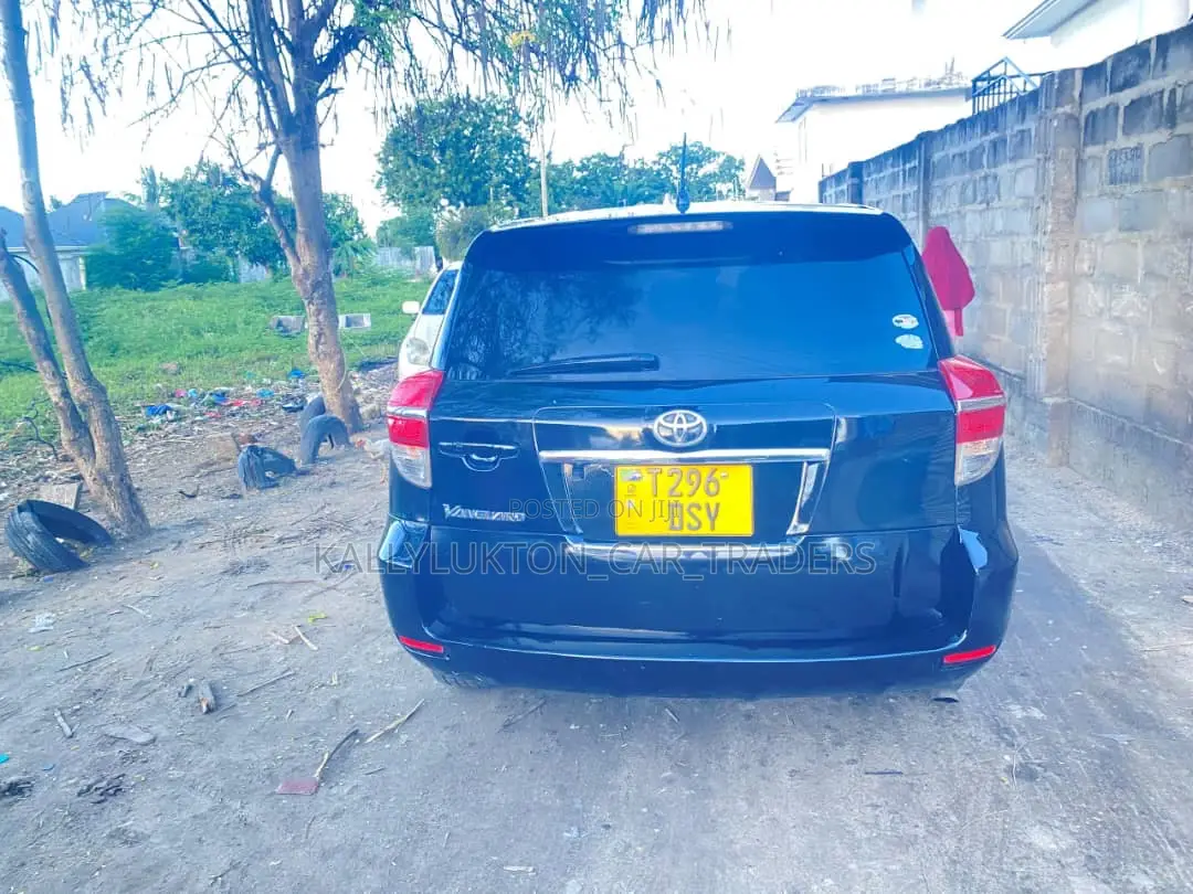 Toyota Vanguard 2004 Black