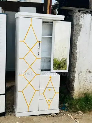 Wardrobes Milango Miwili Na Sehemu Ya Kioo