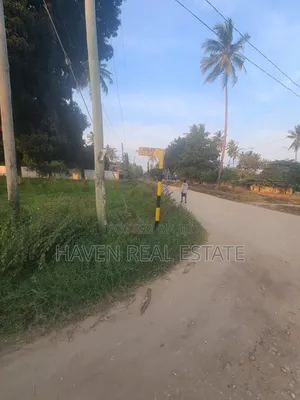 Kiwanja Kinauzwa Kigamboni