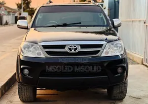 Toyota Fortuner 2005 Black