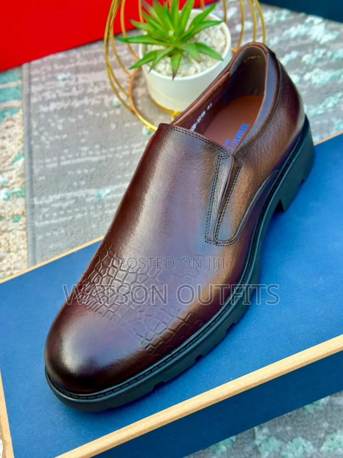 Exceptional and Exciting Men's Low Shoes,Renato Castello