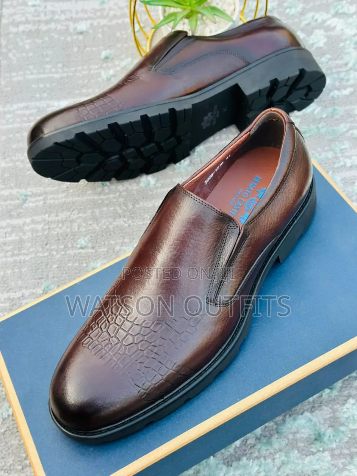 Exceptional and Exciting Men's Low Shoes,Renato Castello
