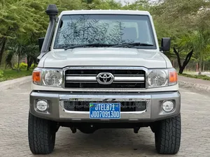 Toyota Land Cruiser 2013 White