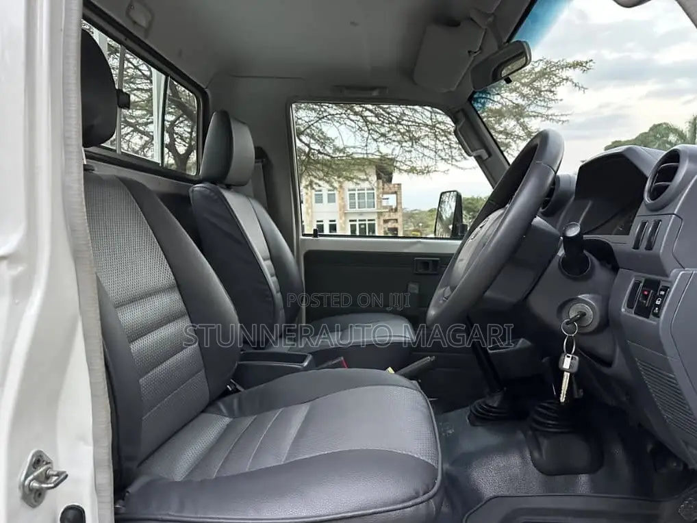 Toyota Land Cruiser 2013 White