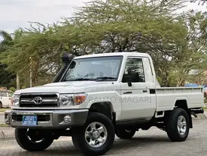 Toyota Land Cruiser 2013 White
