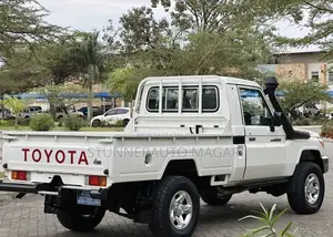 Toyota Land Cruiser 2013 White