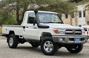 Toyota Land Cruiser 2013 White