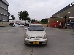 Toyota IST 2004 Beige
