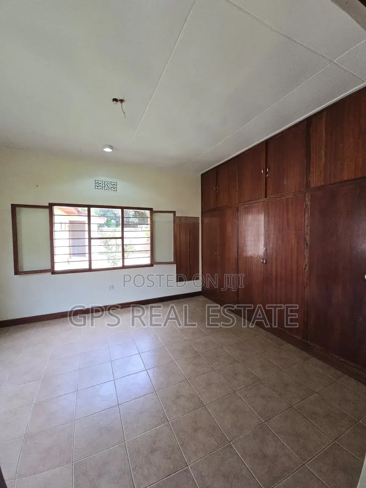 Furnished 5bdrm House in Olorieni Street, Arusha for sale