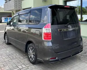 Toyota Noah 2008 Gray