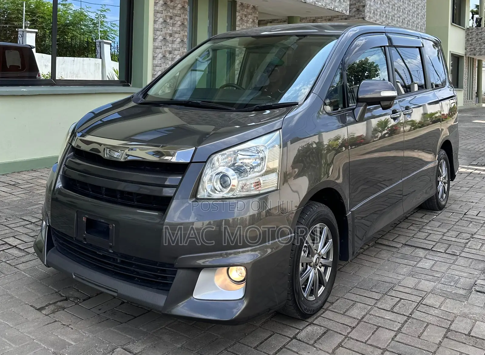 Toyota Noah 2008 Gray
