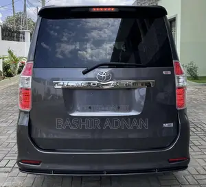 Toyota Noah 2.0 143hp FWD (8 Seater) 2009 Gray
