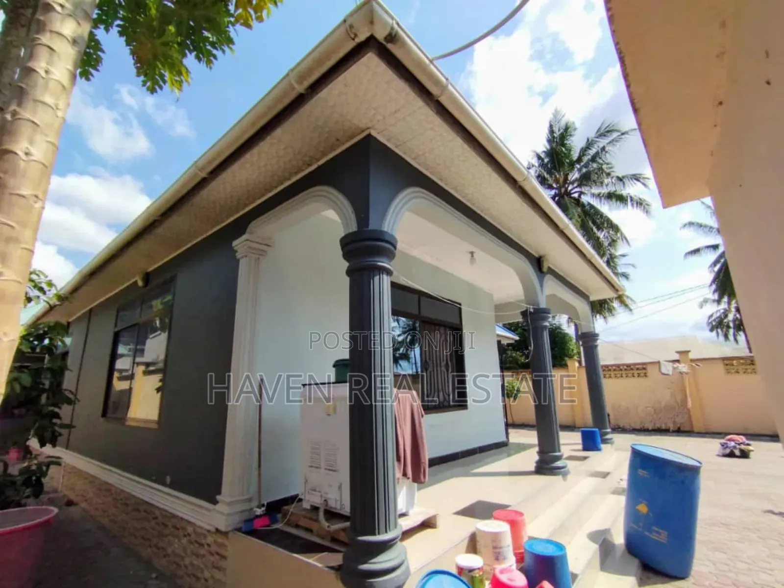 6bdrm House in Ukonga for sale