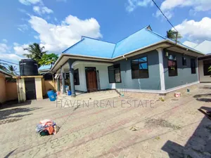 6bdrm House in Ukonga for sale