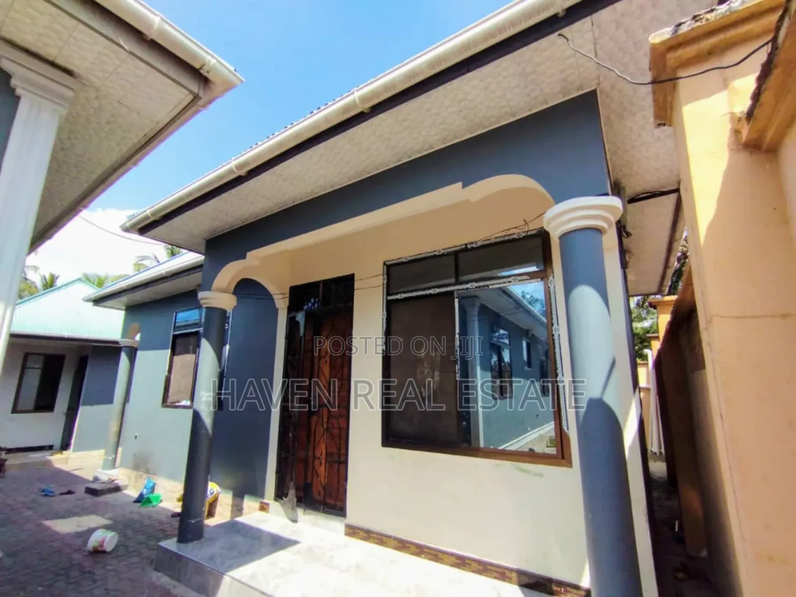 6bdrm House in Ukonga for sale