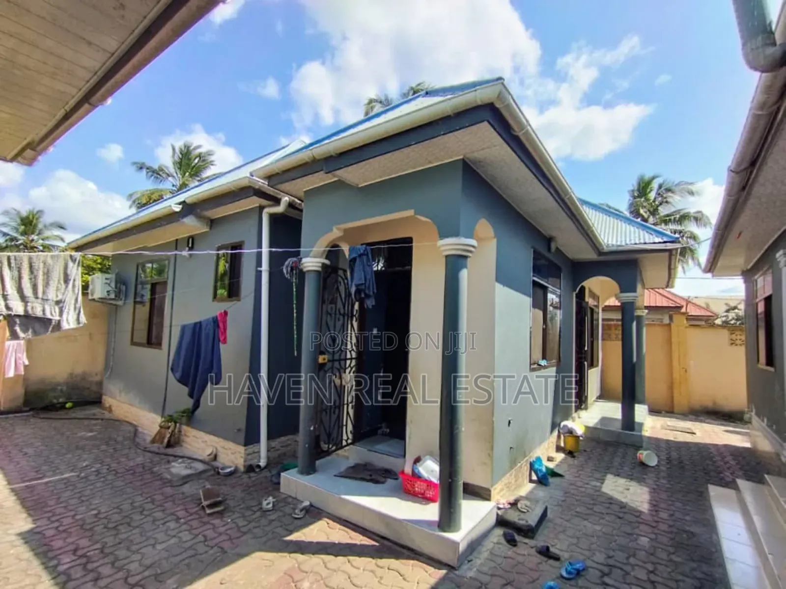 6bdrm House in Ukonga for sale